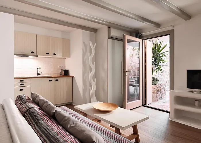 Вилла Daedalus - Luxe Hilltop Escape With Infinity Pool, Jacuzzi & Panoramic Sea Views Elia (Mykonos)