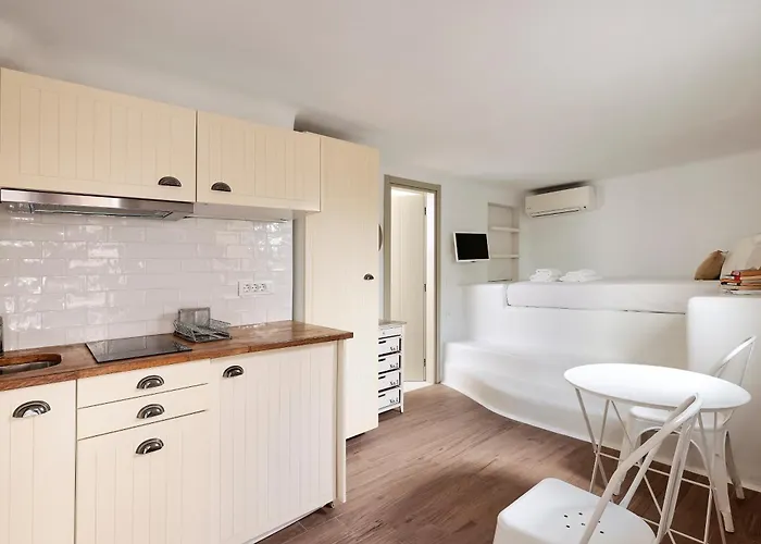 빌라 Daedalus - Luxe Hilltop Escape With Infinity Pool, Jacuzzi & Panoramic Sea Views Elia (Mykonos)